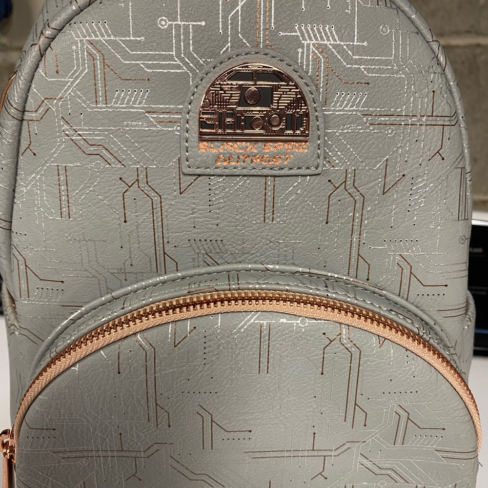 Star Wars lounge fly
